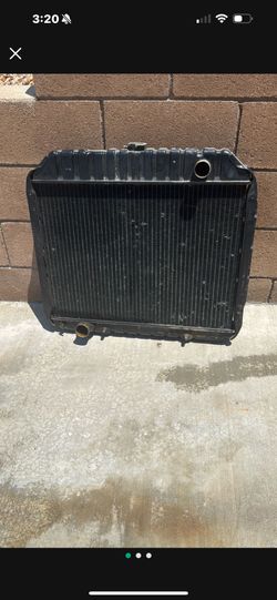 radiator ford74   -F150 75-76-77-78-79 original 
