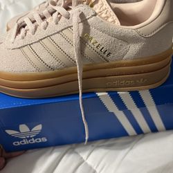 Gazelle - Blush Pink