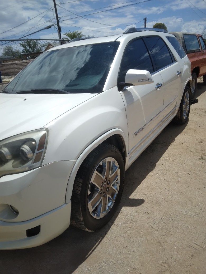 2012 GMC Acadia