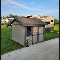 10x10 Wood Shed - Like New - Clinton, IL