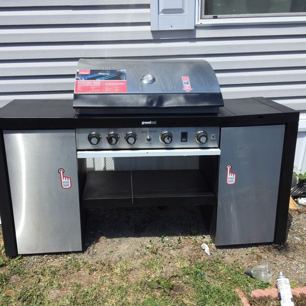 Grand Hall grill used about 3 times for Sale in Federal Way, WA OfferUp