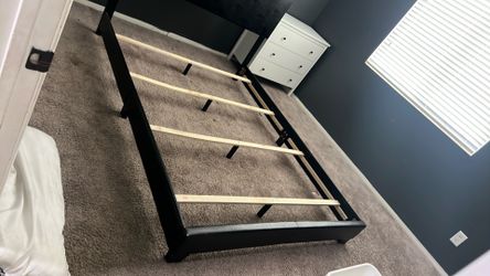 Bed frame queen