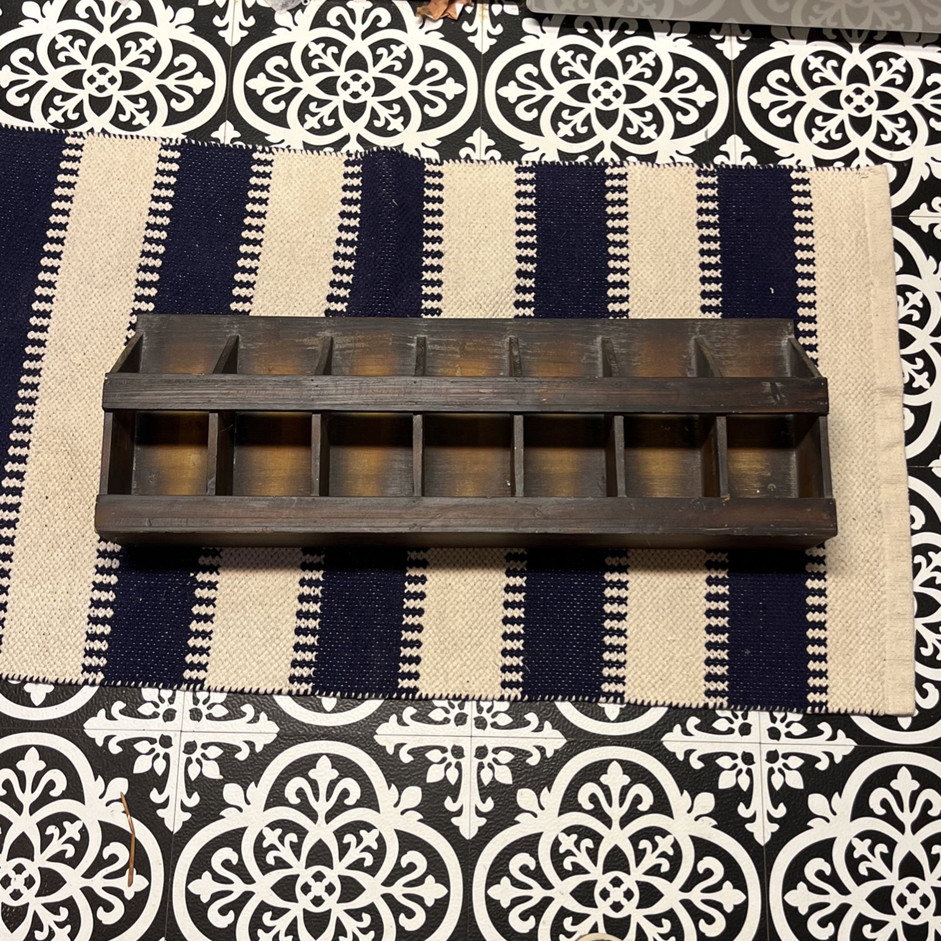 Brand New Never Used Wood Wall Mounted Wine Holder Rack