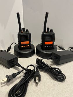 Lot Of  2 VERTEX STANDARD VX-824 UHF 512ch 5W Two Way Radios