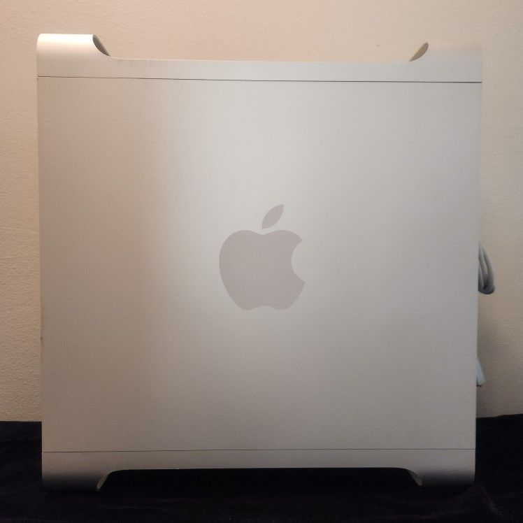 Apple Mac Pro Computer OS X EI Capitan With Monitor - Original Owner