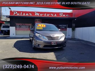 2015 Toyota Sienna XLE 7-Passenger Auto