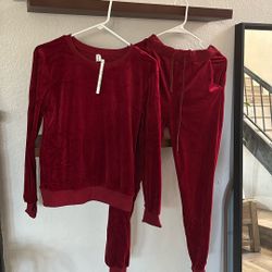 Woman’s Fleece Set