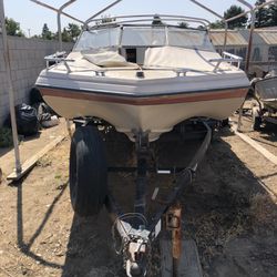 1982 Reinell Boat