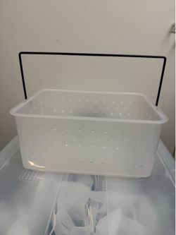 Plastic Bin with handle