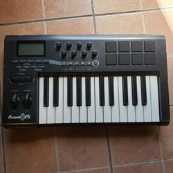 M- AUDIO AXIOM 25 MIDI KEYBOARD