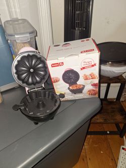 DASH mini bundt maker