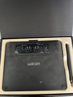 Wacom Intuos Small, Wired Graphic Drawing Tablet with Pen + Software