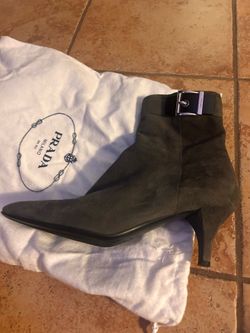 Authentic Prada boots with kitten heel  beautiful only worn once