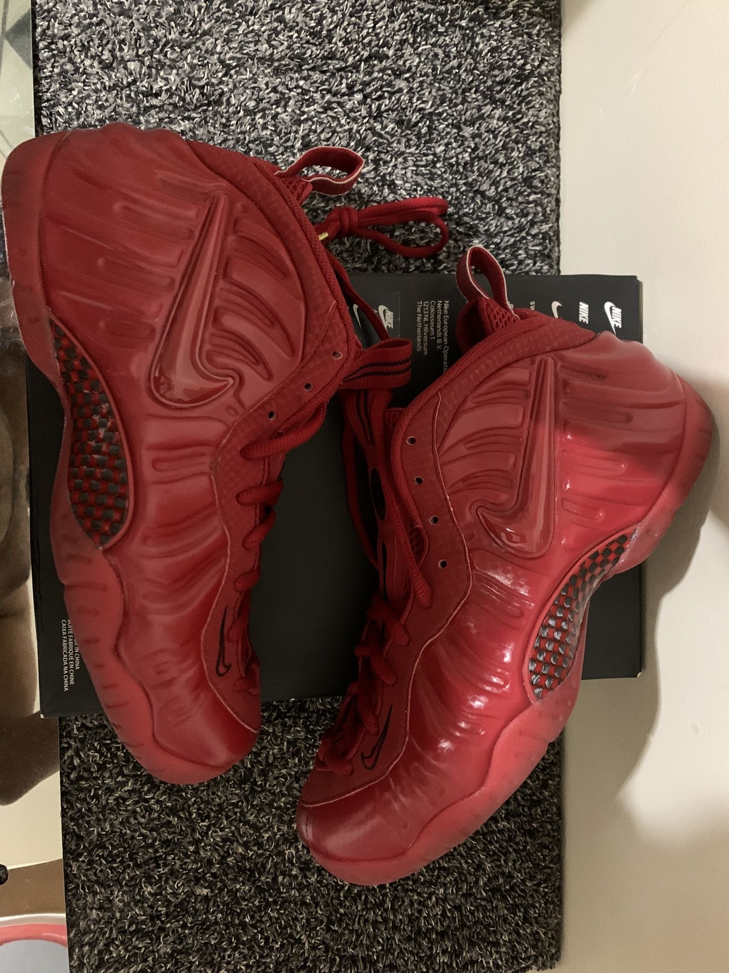 Nike Foamposite Size 9.5 
