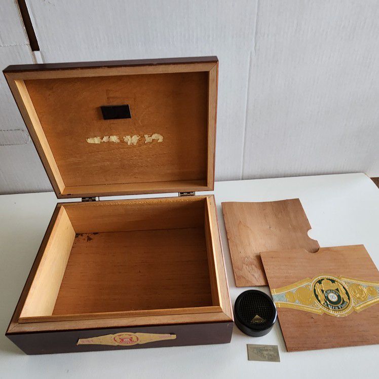 Jose Marti Empty Wooden Cigar Box Cedar Humidor Collector Gift Needs Repair