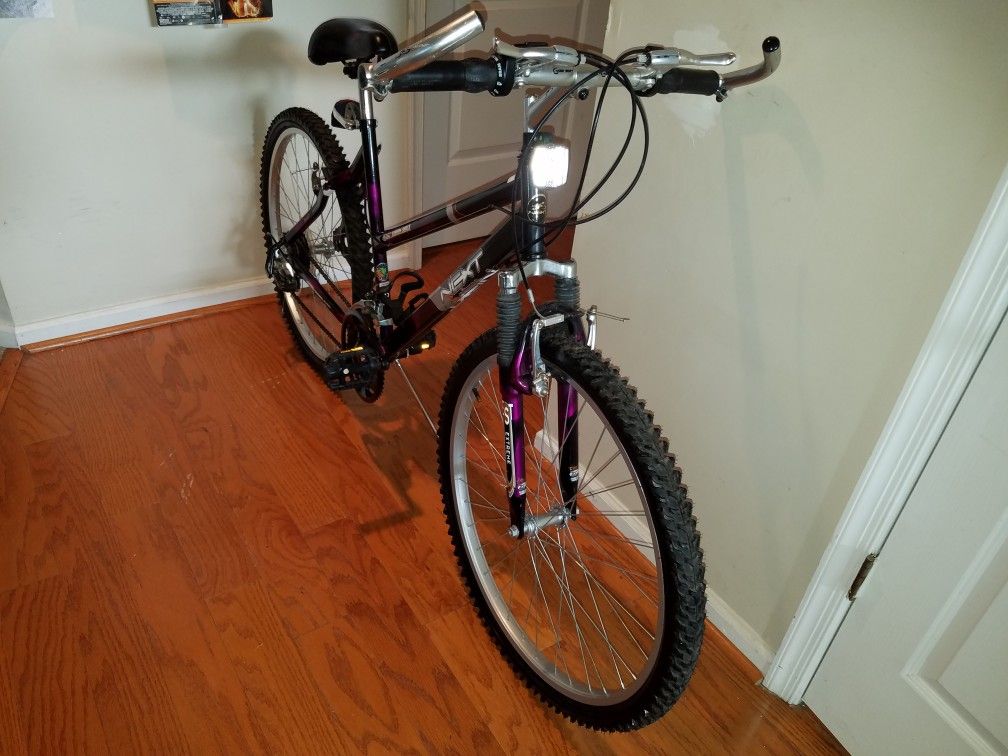 Next Ultra Shock mountain bike 26-inch 18 speed great condition