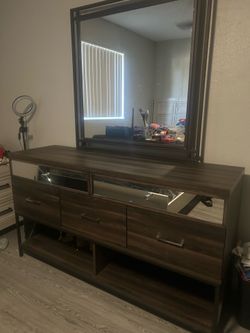 Dresser