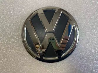 Volkswagen Rear Emblem  OEM:5C6 853 630 F ULM Size:4in/100mm 2011-2016 JETTA REAR  2016-2021 PASSAT REAR