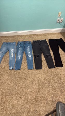 4 Size 7 women’s jeans