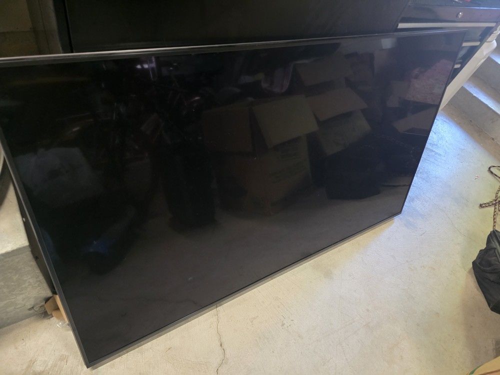 LG 65" TV LED With Sound Bar