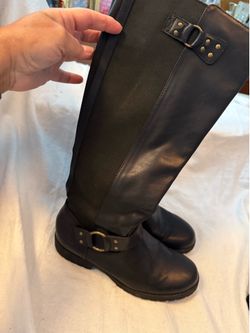 Guess knee high Black Boots (8.5US)