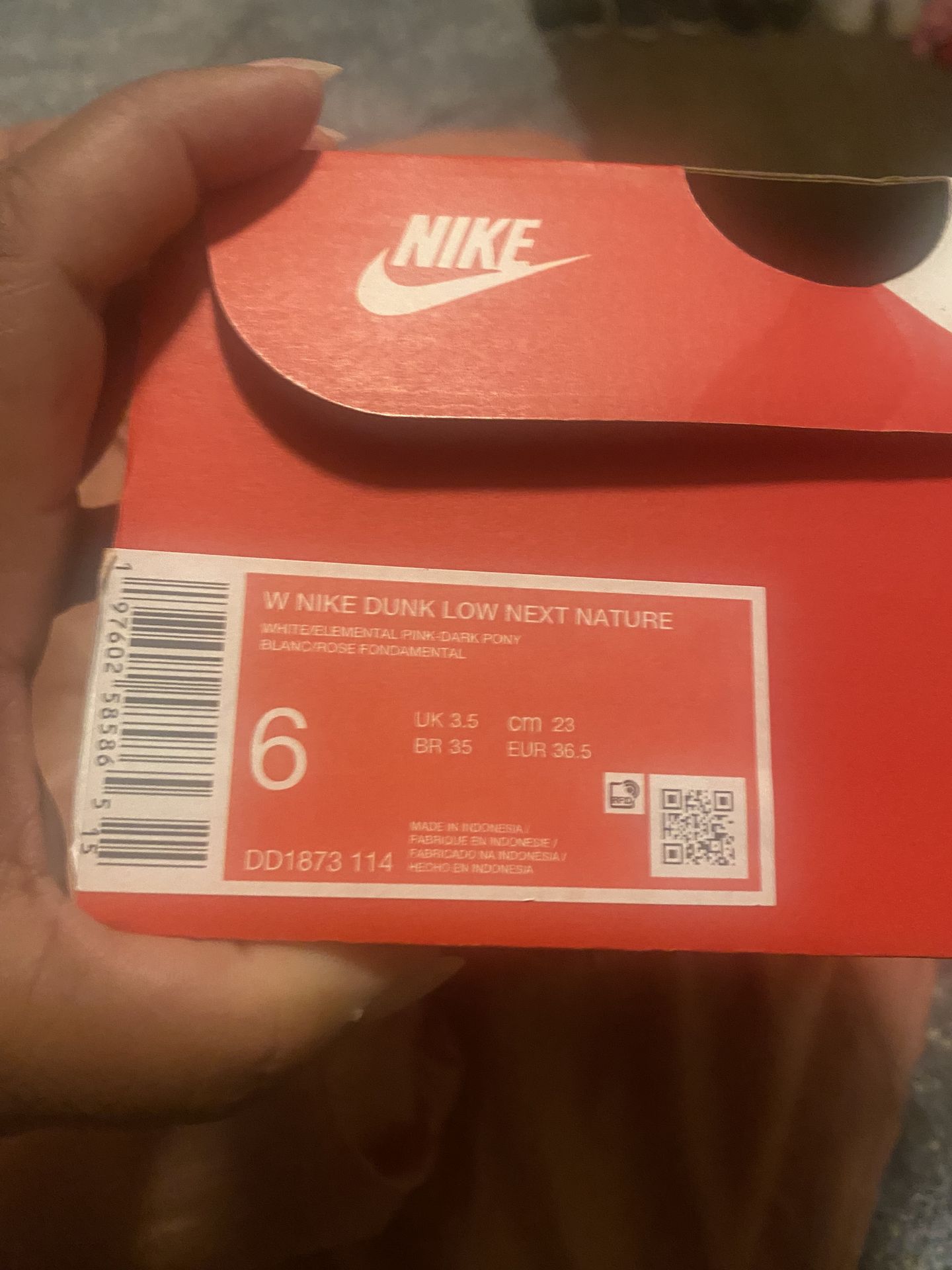 Nike dunks Low next Nature