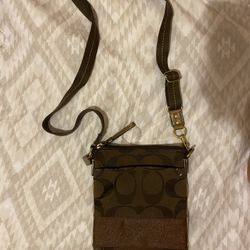 Vintage Coach Pursue