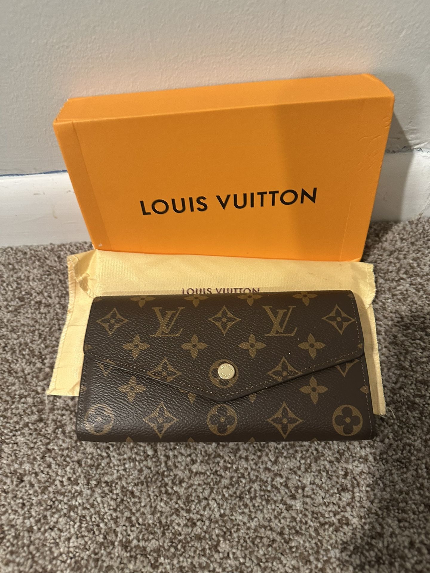 *Brand New* Louis Vuitton Emilie Wallet