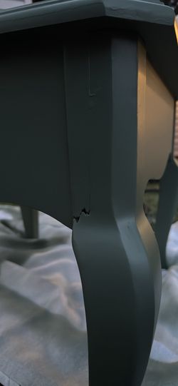 Set of 2 End Tables