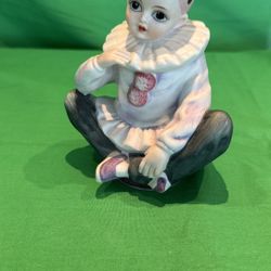 Vintage 1982 MANN Japan Porcelain Pierrot Clown Figurine