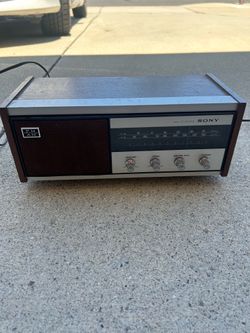 Vintage Sony Solid State AM/FM Radio – Model 8F-56W