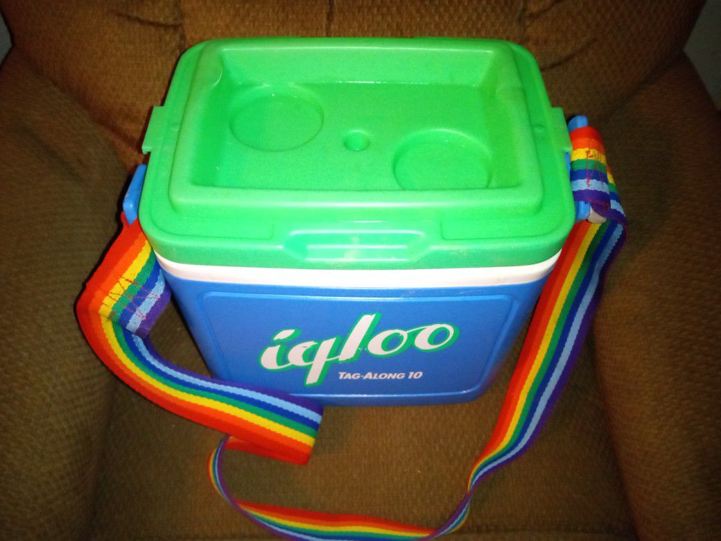 1992 Vintage Igloo Tag Along 10 Cooler/ Picnic Box  With Rainbow 🌈 Strap