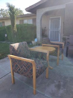 Chairs set with the round table