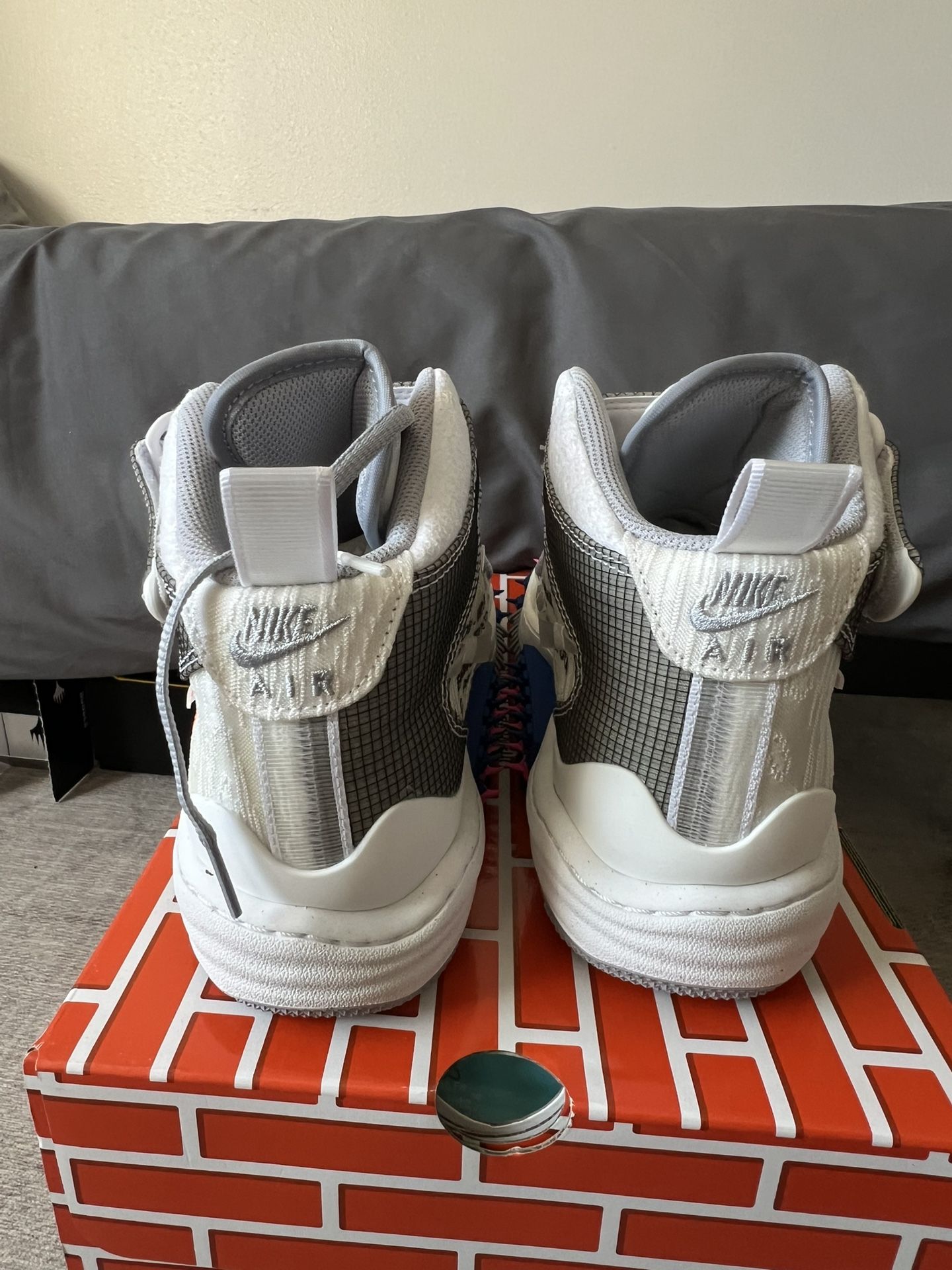 Off White x Nike Air 1 Mid Men display picture 2