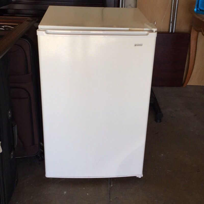 KENMORE upright mini freezer