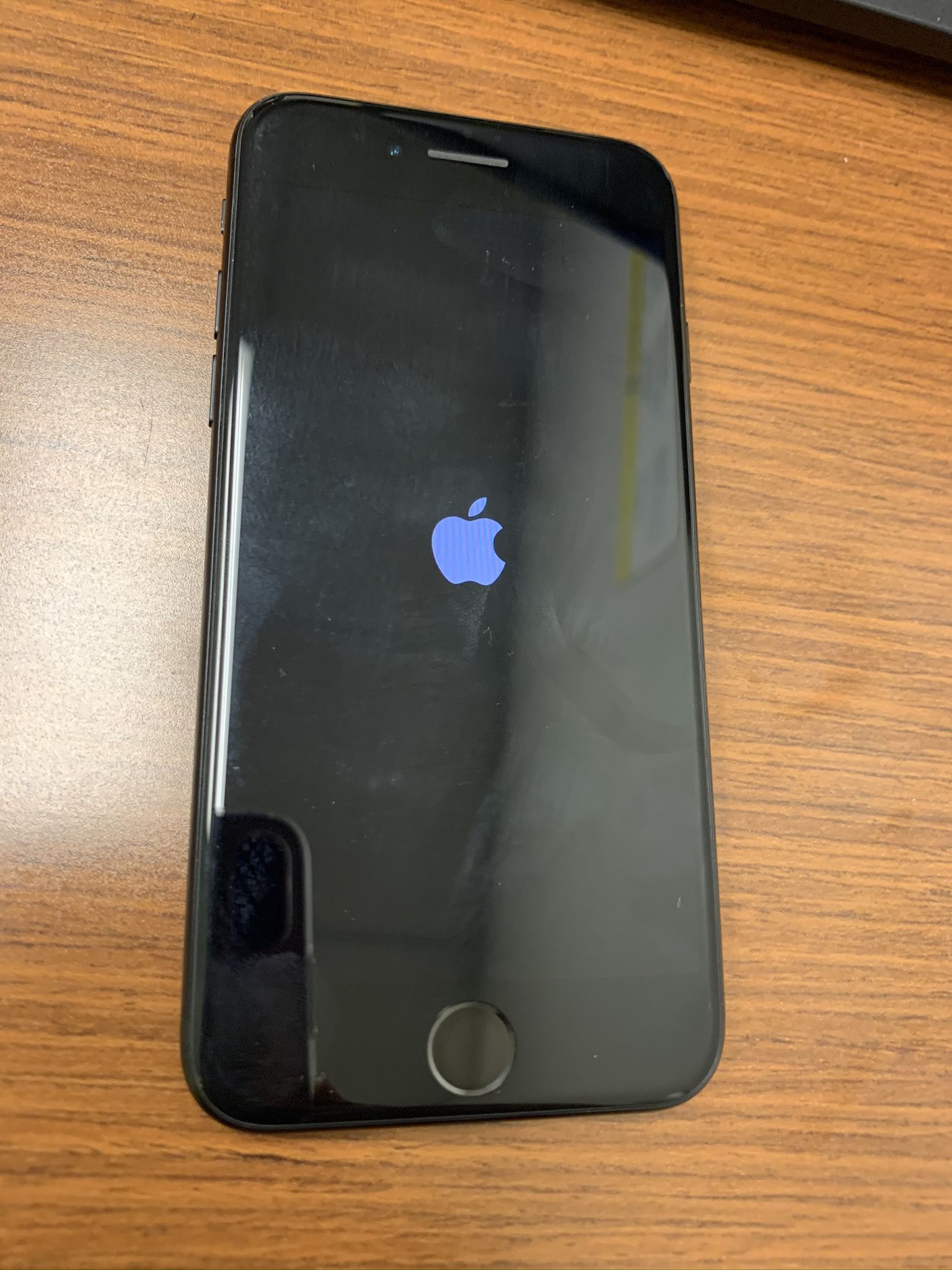 UNLOCKED IPHONE 7 32gb / LIMITED STOCK