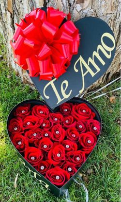 Mother’s Day 2026, Roses heart box!