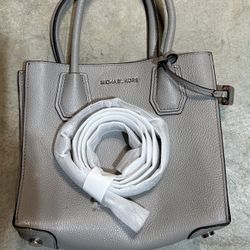 New Never Used Michael Kors Handbag With Strap