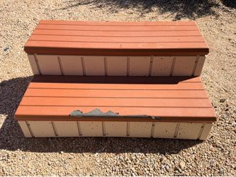 Confer Plastics Two Step Hot Tub Stairs with Storage Container (LxWxH: 22.5” x 36” x 15”)