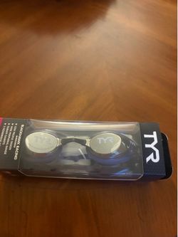 TYR Women’s swimming goggles. NEW