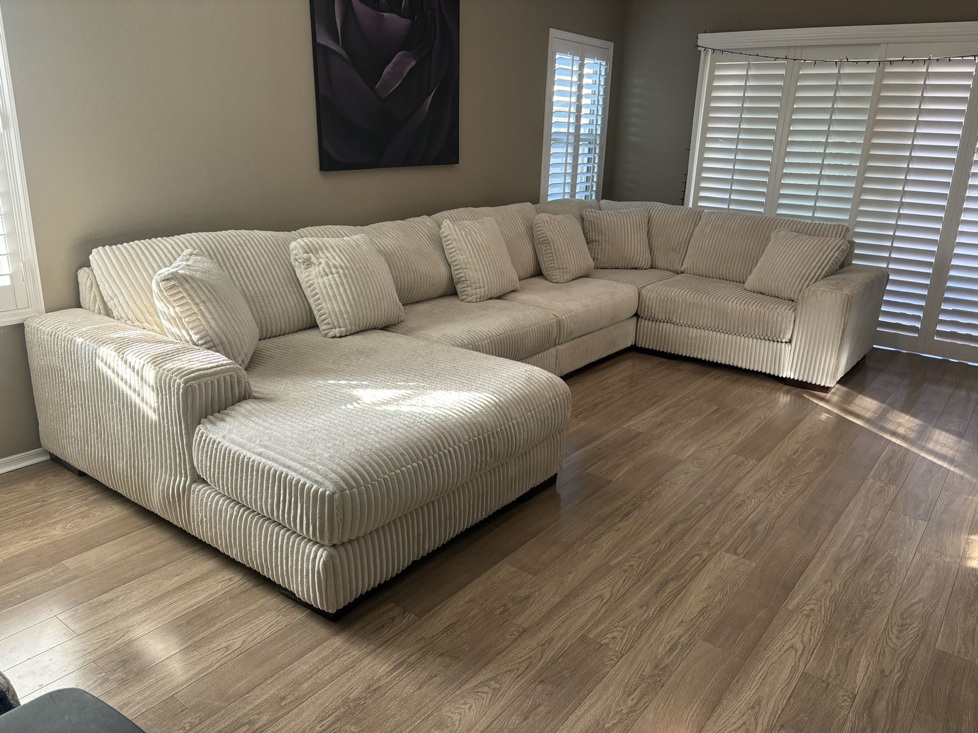 White Corduroy Oversized Modular Sectional โ 6 Pc w/ Chaise -Free Delivery ๐
