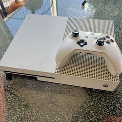 Xbox One S Bundle – 7 Games + Headset – Great Condition! $180 OBO