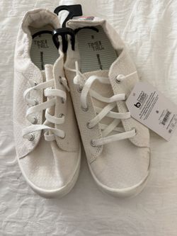 New off white woman sneakes
