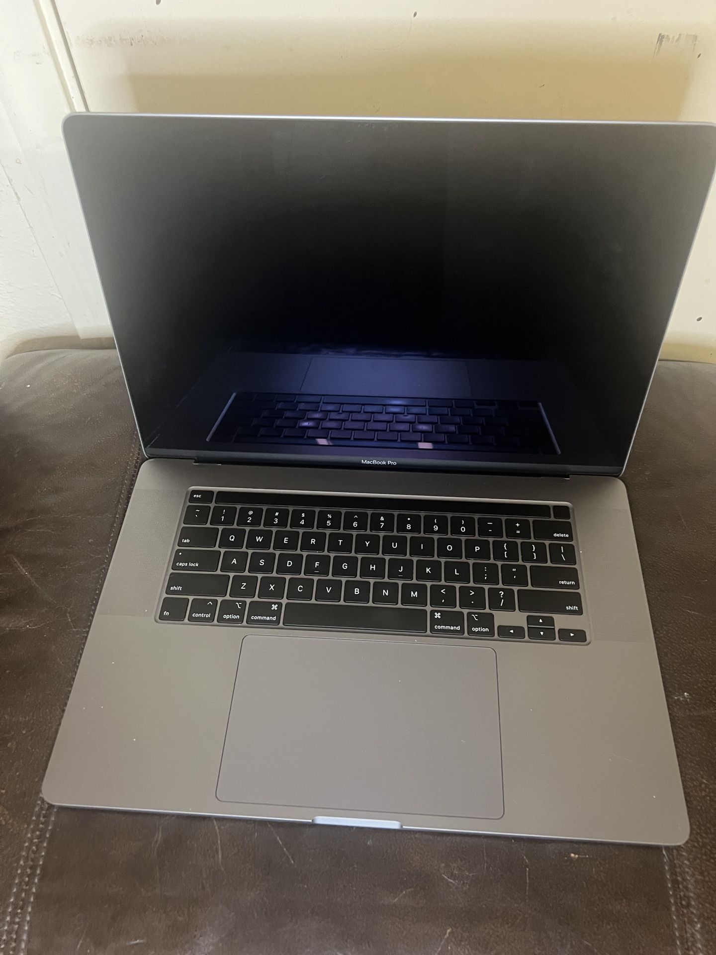 MacBook Pro 2019 16”