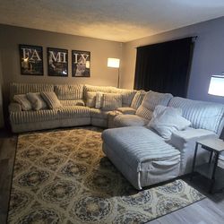 6/7 piece sectional fur couch !