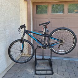 TREK 820 MOUNTAIN BIKE 26 INCH 8 X 3 SPEED LIKE NEW