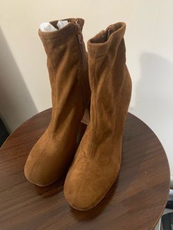 Womens boots size 8