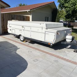 Pop up tent trailer