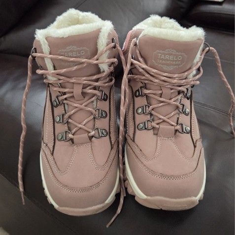 Size 8, Women's Hiking Boots