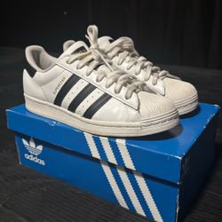 White/black Adidas Superstars Men’s Size 8 